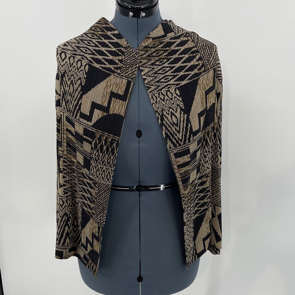 Chico's TRAVLERS Black and Tan Patterned JACKET WOMENS SIZE 2 100 POLYESTER